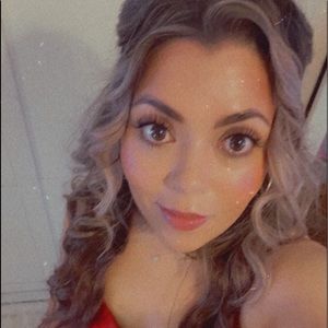 Meet your Posher, Mayra